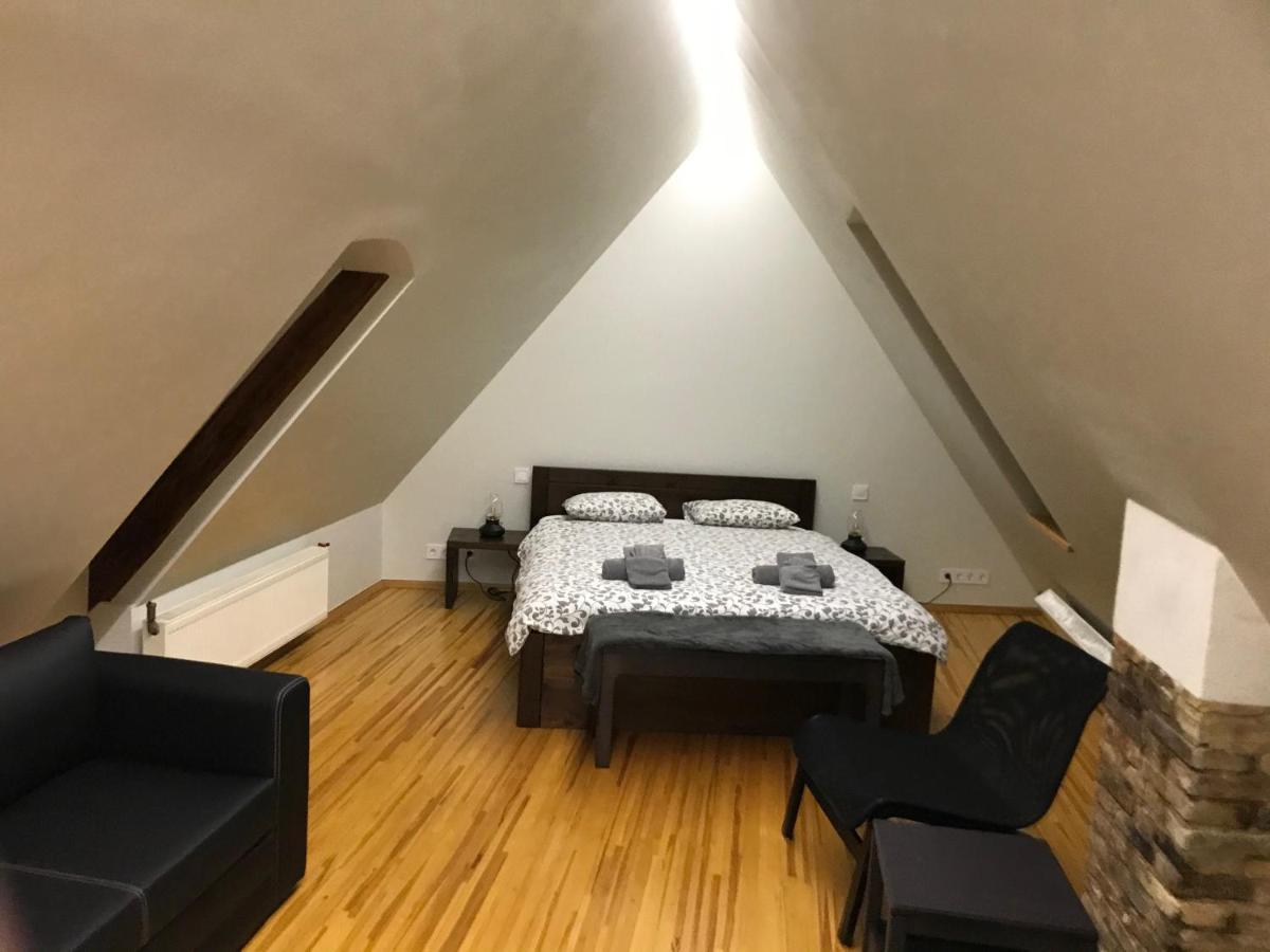 Appartamento Doma Square Penthouse, In The Heart Of Old Town Riga Esterno foto